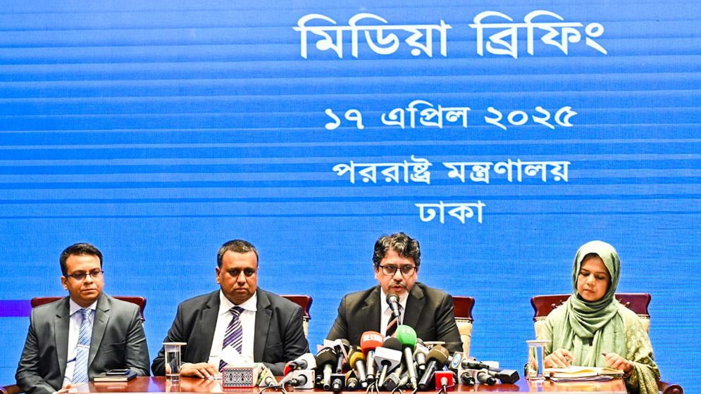 ইসলামাবাদের সঙ্গে সম্পর্ক জোরদারে অমীমাংসিত ইস্যুর সমাধান চায় বাংলাদেশ