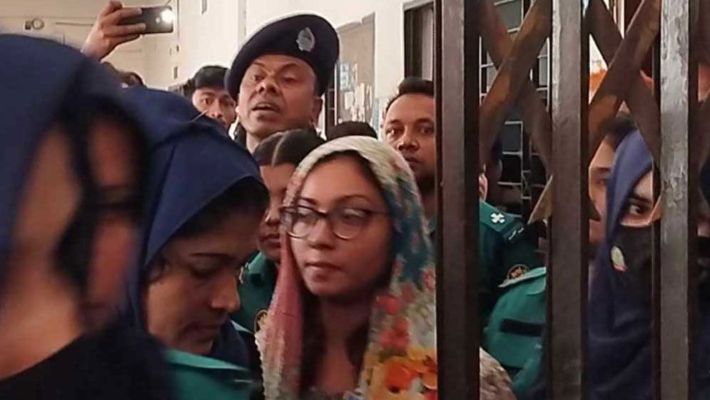 প্রতারণার মামলায় মডেল মেঘনা আলম গ্রেফতার