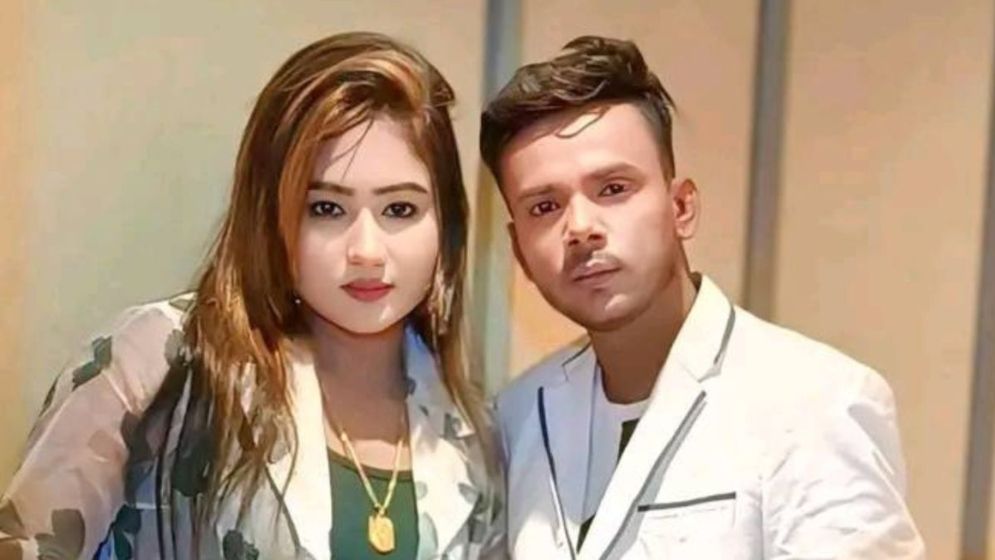 স্ত্রী রিয়া মনিকে বয়কটের পর ডিভোর্সের ঘোষণা হিরো আলমের