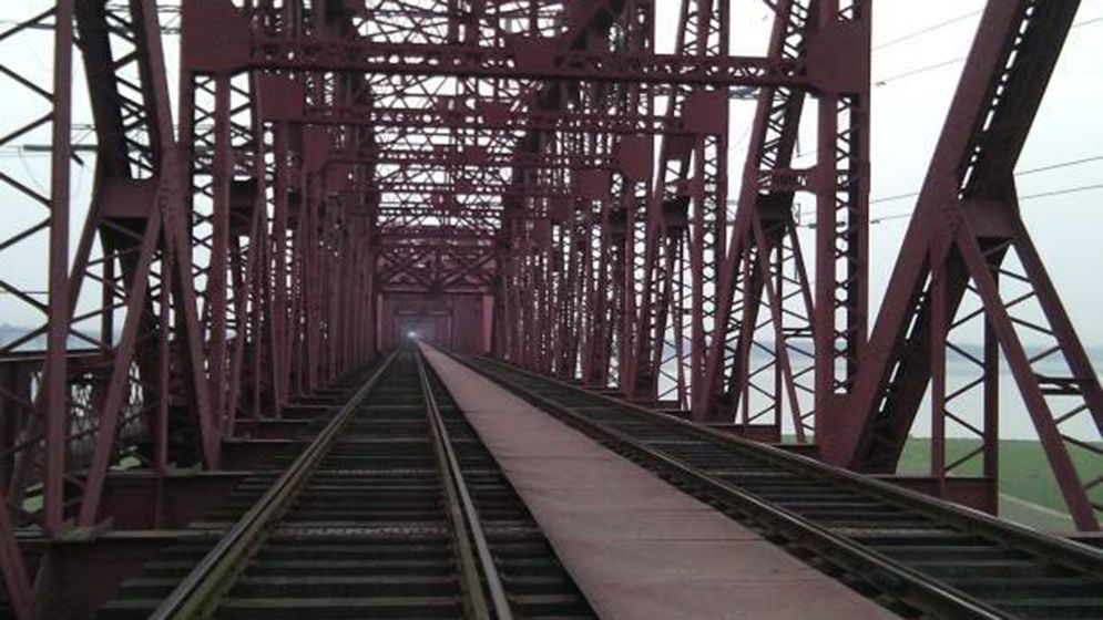 হার্ডিঞ্জ ব্রিজের নিচে পড়ে নারীর মৃত্যু