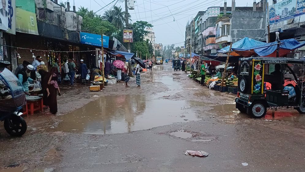 ইজারাদারদের বিরুদ্ধে অতিরিক্ত খাজনা আদায়ের অভিযোগ