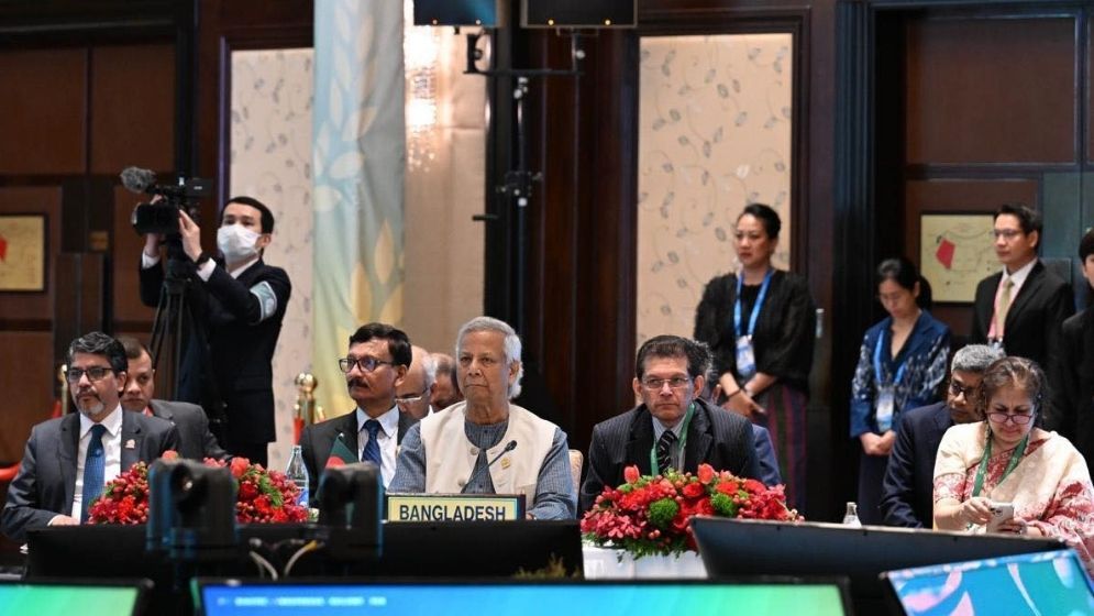 ক্রমেই মসৃণ হচ্ছে আগামীর পথ