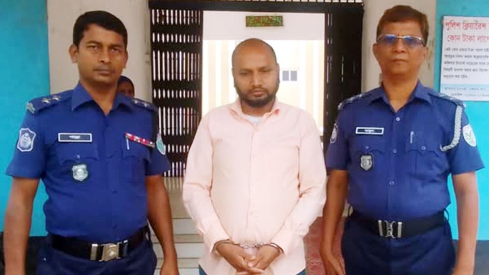 মাদ্রাসাছাত্রীকে অপহরণের পর ধর্ষণ, শিক্ষক গ্রেফতার