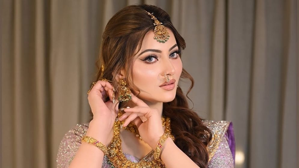 উর্বশীর বিস্ময়কর দাবিতে রেগে গেলেন পুরোহিতরা