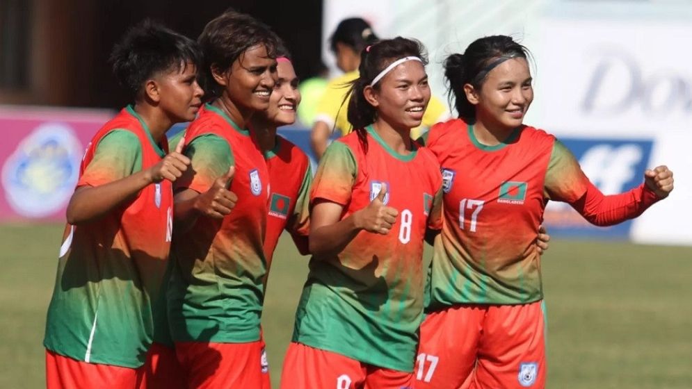 বিদ্রোহী ৮ নারী ফুটবলারও আসছেন চুক্তির আওতায়