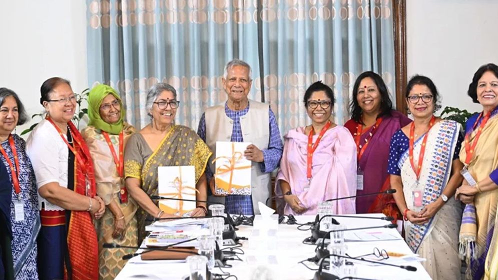 নারীবিষয়ক সংস্কার কমিশনের সুপারিশ বাস্তবায়নে প্রধান উপদেষ্টার তাগিদ