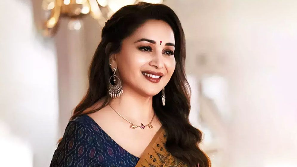 প্রেম বা বিয়ের ক্ষেত্রে সহকর্মীদের প্রতি অনাগ্রহ ছিল মাধুরীর, কিন্তু কেন?
