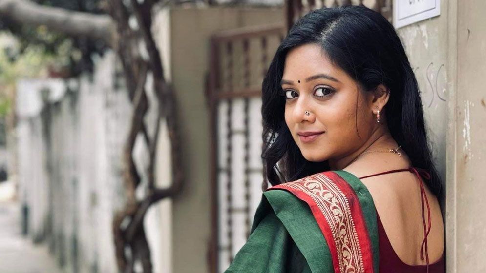 এবার সিনেমায় ইমনের নায়িকা দীঘি