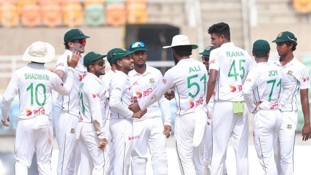 পেস তাণ্ডবে টাইগারদের স্বস্তির সকাল