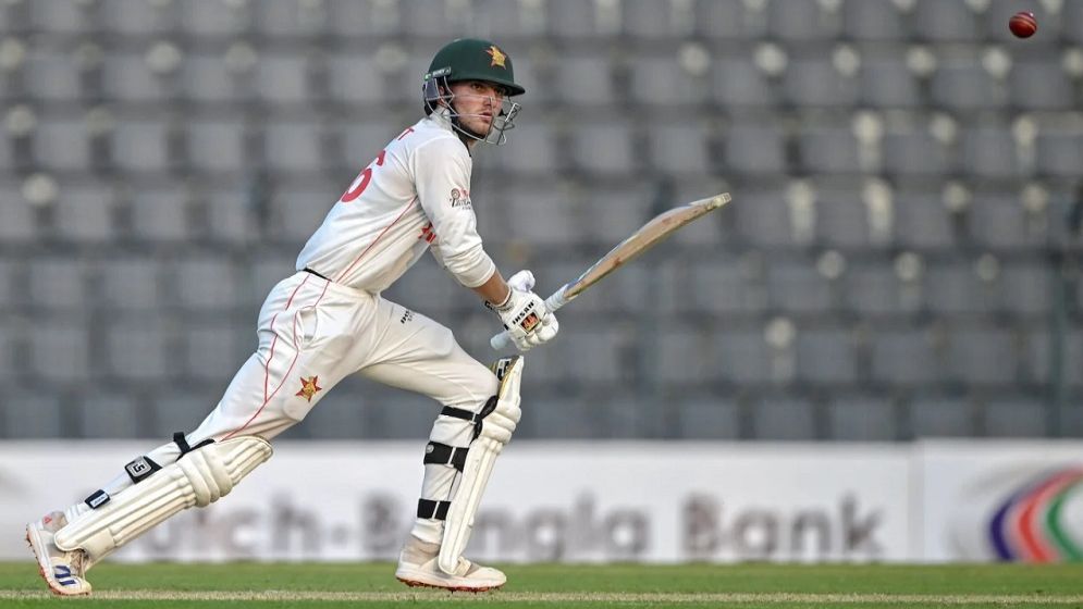 লিড বাড়িয়ে নিচ্ছে জিম্বাবুয়ে