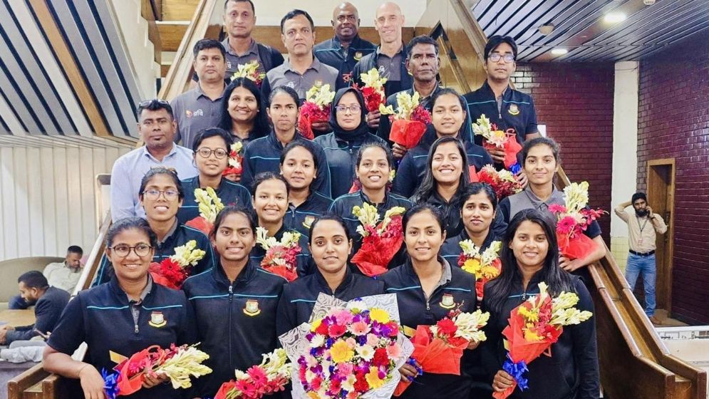 বিশ্বকাপ নিশ্চিত করে দেশে ফিরলেন জ্যোতিরা