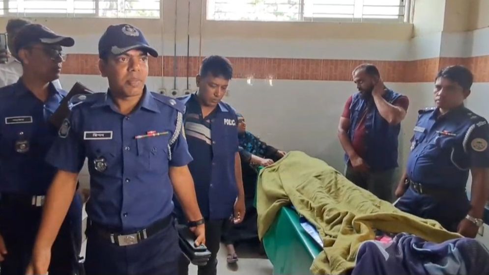 জমির বিরোধে দোকানিকে পিটিয়ে হত্যা