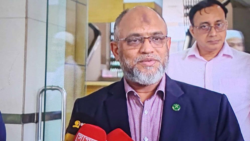 হাসিনা ও পরিবারের সদস্যদের ফেরাতে দুদকের কাজ শুরু