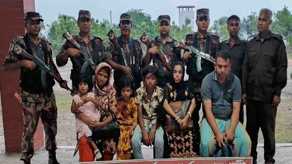 ভারতে পাচারকালে নারী-শিশুসহ উদ্ধার ১২