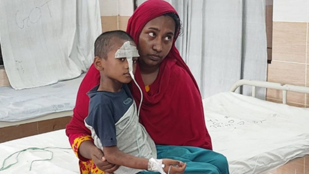 পাবনায় ৬ মাস আটকে রেখে বানানো হয় প্রতিবন্ধী