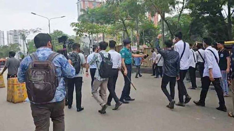 সায়েন্সল্যাব এলাকা রণক্ষেত্র আহত ১৫