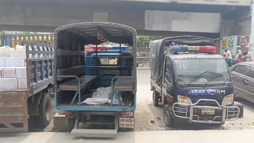 লাশবাহী অ্যাম্বুলেন্সে বাসের ধাক্কা, চালক নিহত আহত ৫