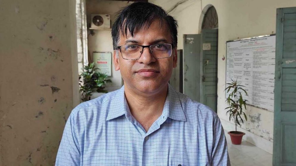 শিক্ষার্থীদের কিছু হলে এর দায়ভার বিশ্ববিদ্যালয়ের না: জবি রেজিস্ট্রার