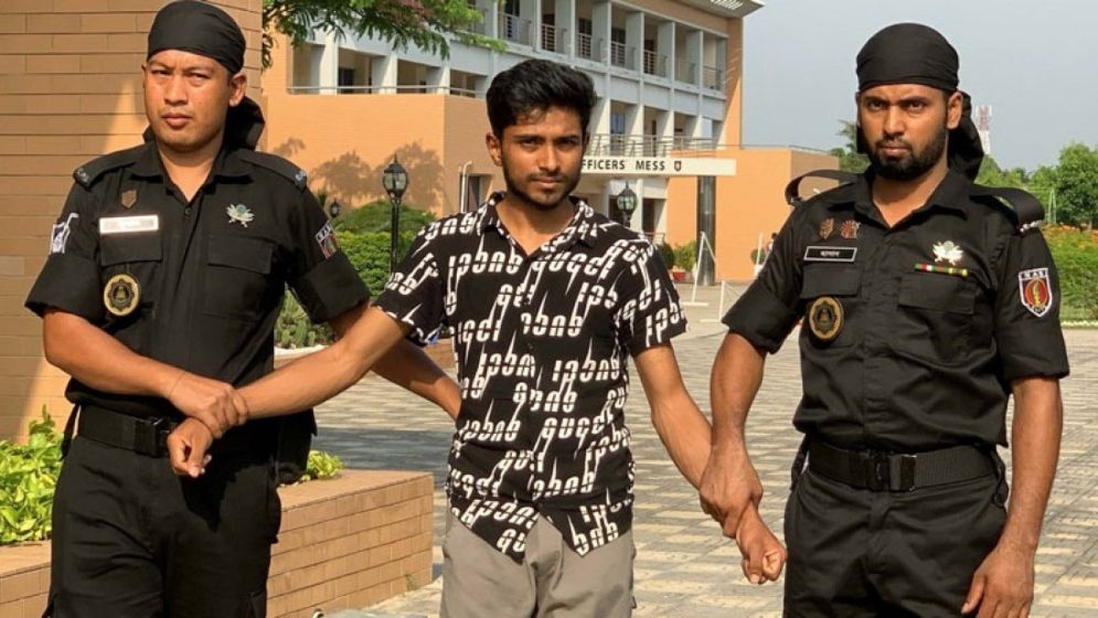 লিবিয়ায় ২৭ বাংলাদেশিকে জিম্মি করে মুক্তিপণ আদায়, মূলহোতা গ্রেফতার