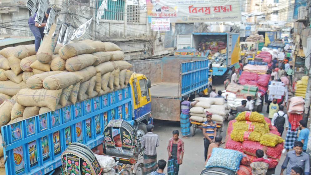 ‘মধ্যস্বত্বভোগী’র কারণে অস্থির পেঁয়াজের বাজার