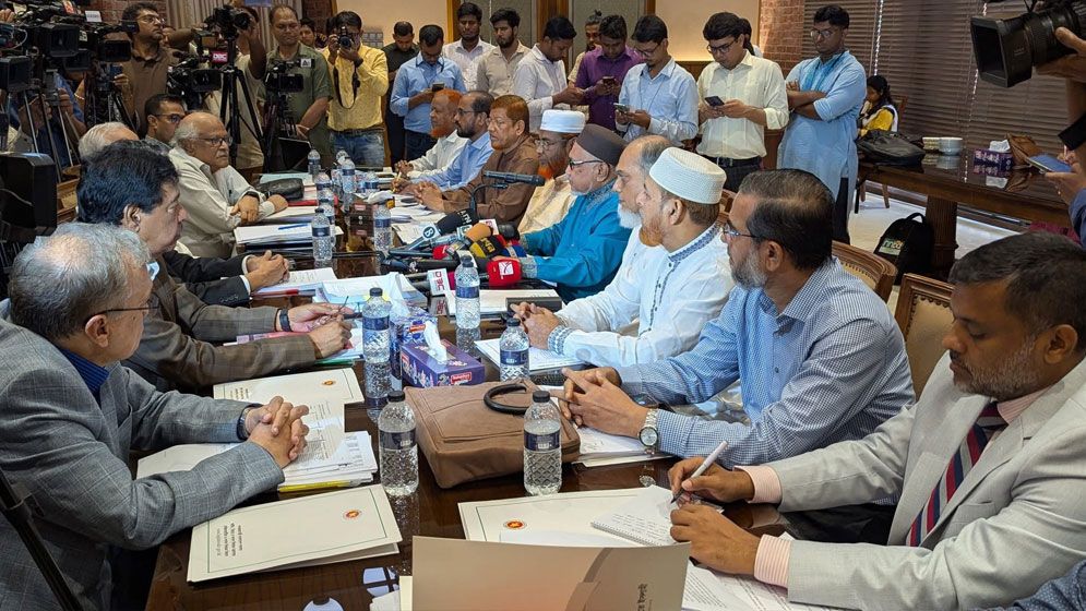 যে কারণে জামায়াতকে অভিনন্দন ও সমর্থন জানালেন আলী রীয়াজ