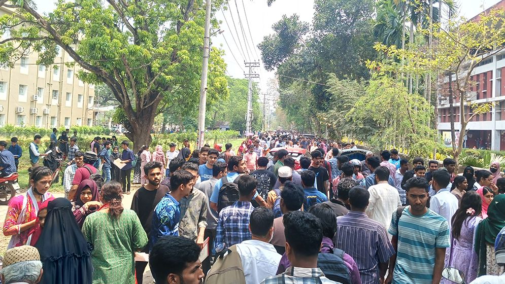 রাবির ‘সি’ ইউনিটে আসনপ্রতি লড়ছেন ৬৫ জন