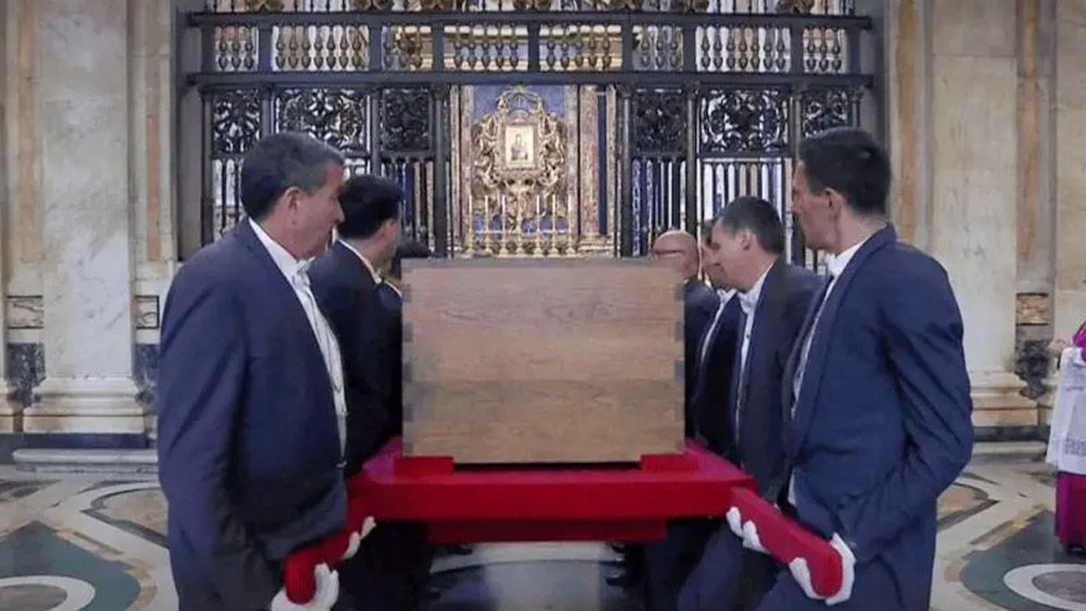 অন্তিম শয়ানে পোপ ফ্রান্সিস