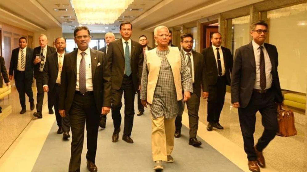 ঢাকার উদ্দেশে রোম ছেড়েছেন প্রধান উপদেষ্টা