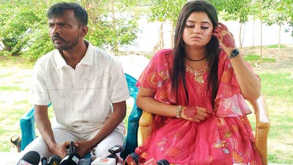 হিরো আলমের পাশে দাঁড়ালেন ম্যাক্স রাজুর স্ত্রী