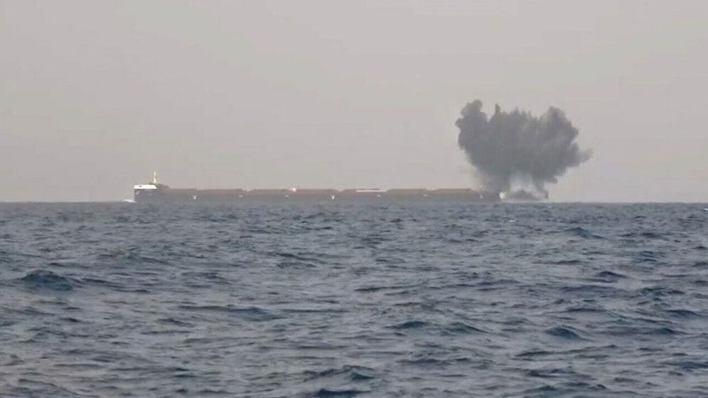 এবার ইসরাইলি জাহাজে হামলা চালালো মার্কিন যুদ্ধবিমান