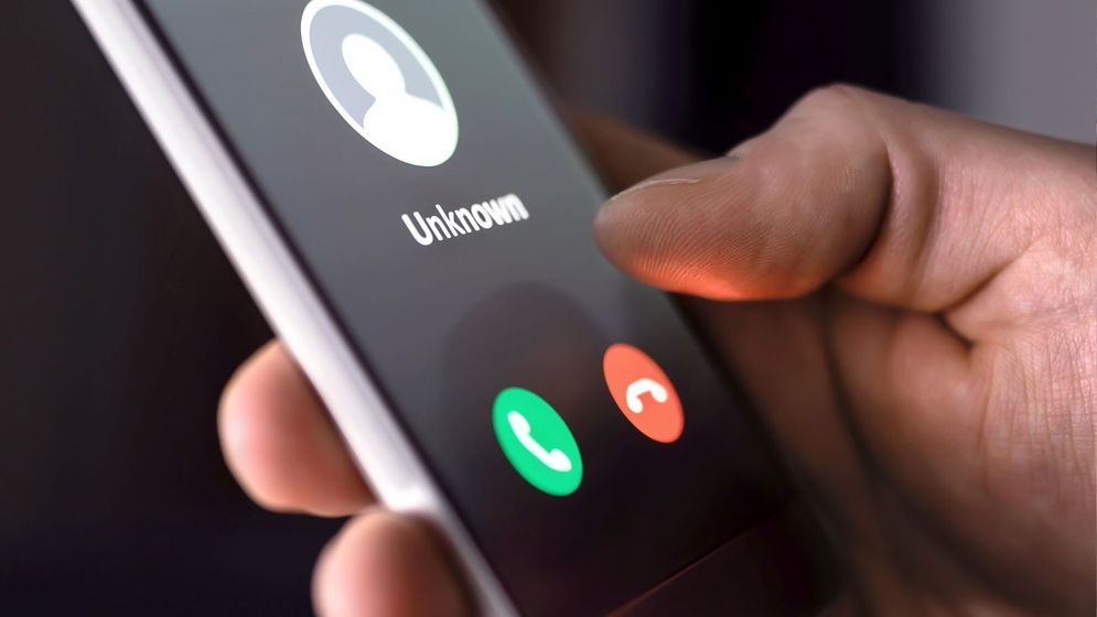 মধু ফাঁদের প্রতারণা