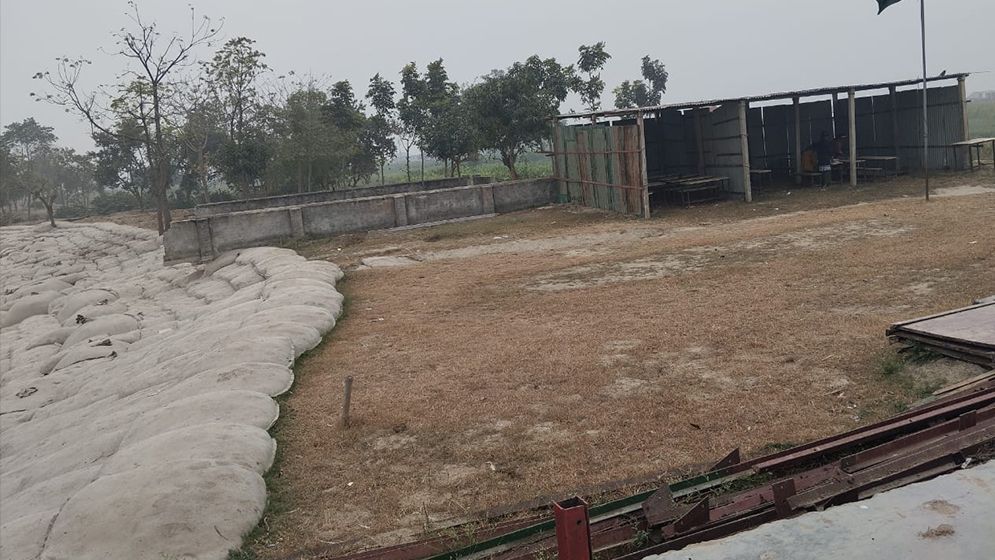 অসময়ে পদ্মার ভাঙনের মুখে ২ প্রাথমিক বিদ্যালয়