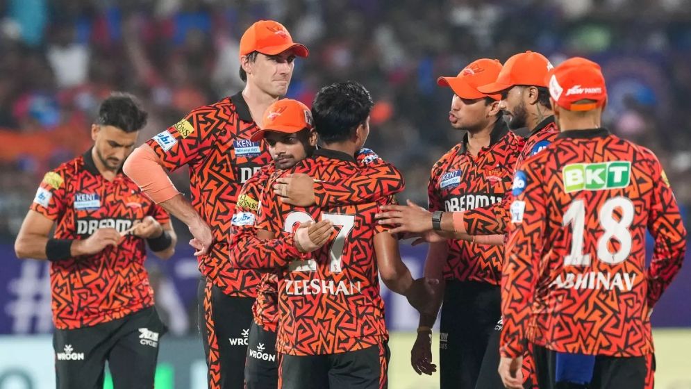 আইপিএলের মাঝেই ভারত ছাড়লেন হায়দরাবাদের ক্রিকেটাররা