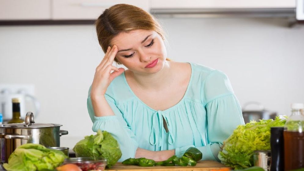 ডায়েট করতে গিয়ে পুষ্টি ঘাটতিতে পড়ছেন না তো?