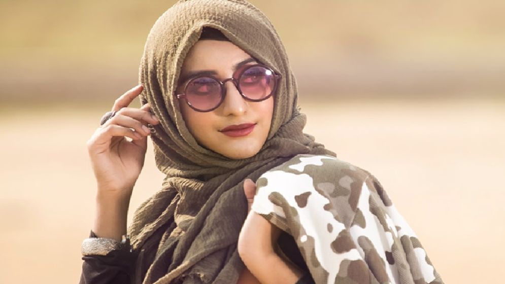 রোদ থেকে বাঁচবেন যেভাবে