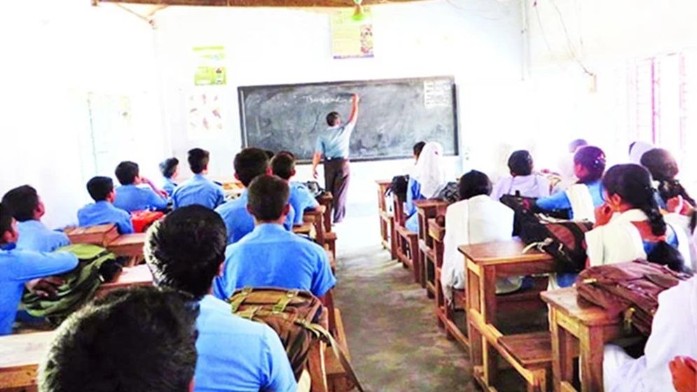 দেওয়ালে পিঠ, সামনে এগোনোর সময় এখন