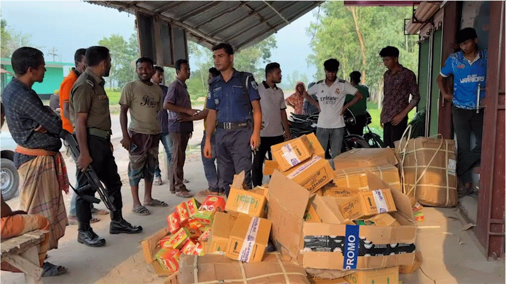 হিলিতে মুদি দোকানে অভিযান, দেড় লাখ টাকা জরিমানা