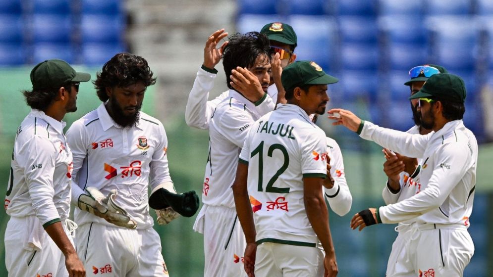 তাইজুলের ৫ উইকেটে স্বস্তি বাংলাদেশের