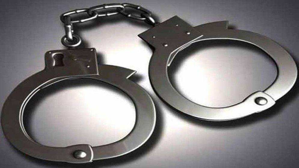 মাদককারবারিদের হামলায় ডিবির ৫ সদস্য আহত, আটক ৩