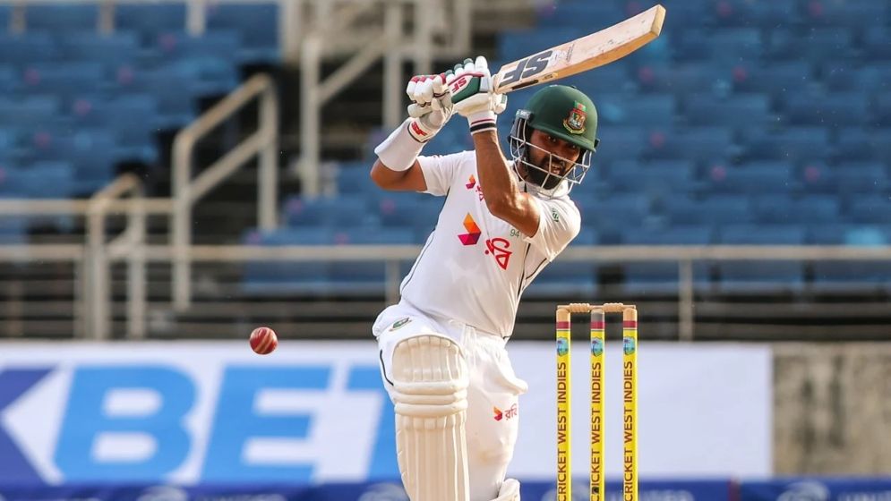 ৩৩ ইনিংসের খরা কাটিয়ে সকালের সেশন বাংলাদেশের