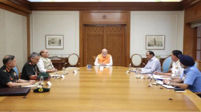 ভারতের সশস্ত্র বাহিনীকে হামলা চালানোর পূর্ণ স্বাধীনতা দিলেন মোদি