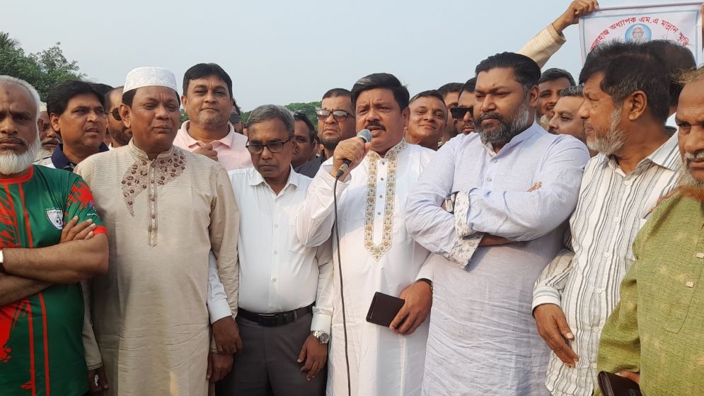 মেয়র মান্নান ফুটবল টুর্নামেন্টে জিতল সিরাজগঞ্জ