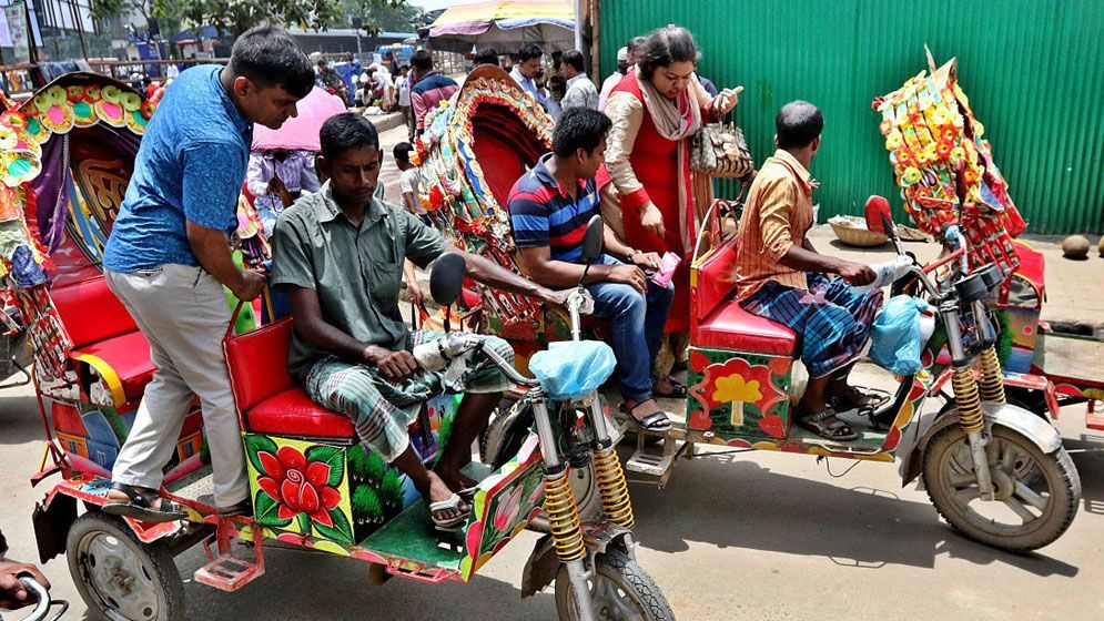 ব্যাটারিচালিত রিকশা থাকবে, নাকি থাকবে না?