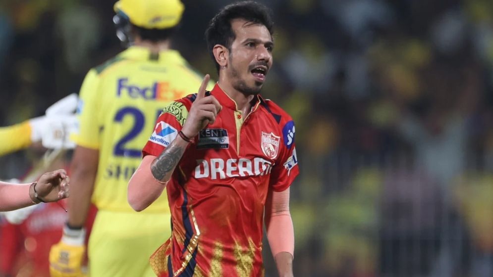 রেকর্ড কিংবা হ্যাটট্রিক নয়, চাহাল খুশি ধোনির উইকেটে