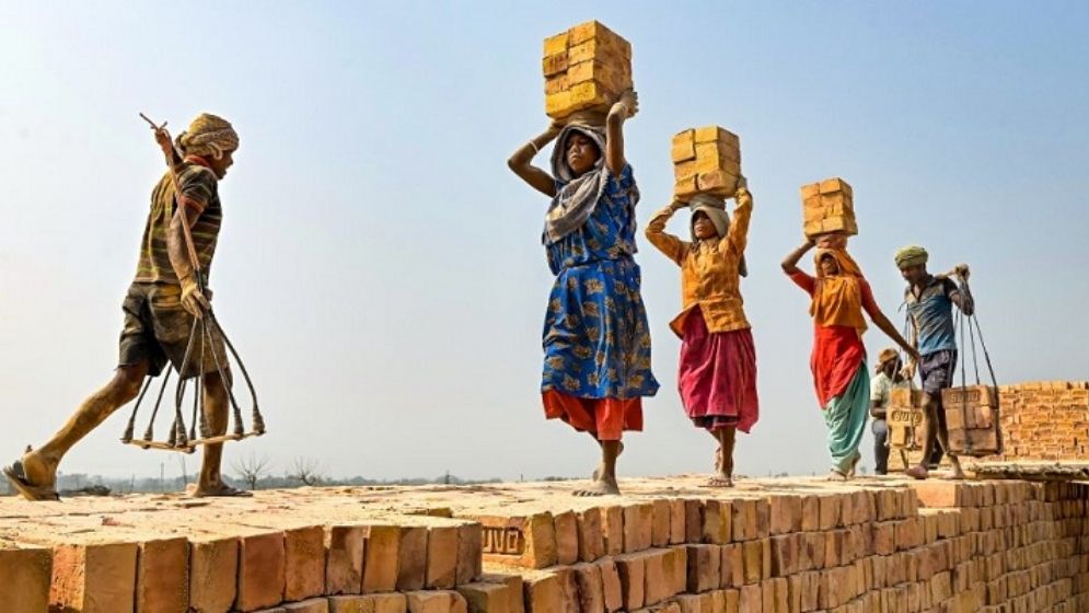 আজ মহান মে দিবস