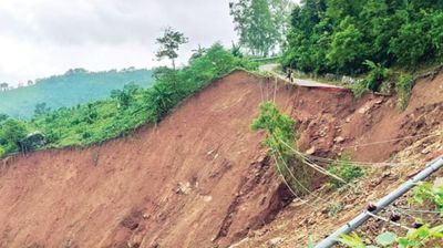 আনোয়ারায় পাহাড় ধসে নিহত ২