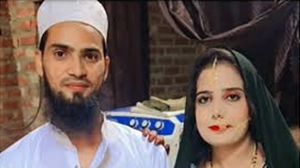 স্বামীকে রেখে দেবরের সঙ্গে উধাও