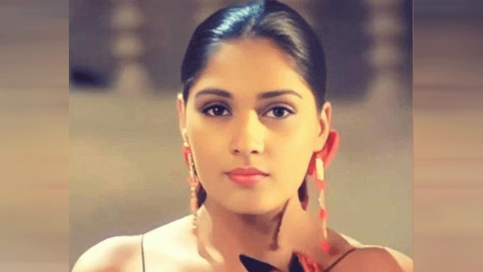 বার্ধক্য এড়াতে যে 'পানি’ পান করেন অভিনেত্রী