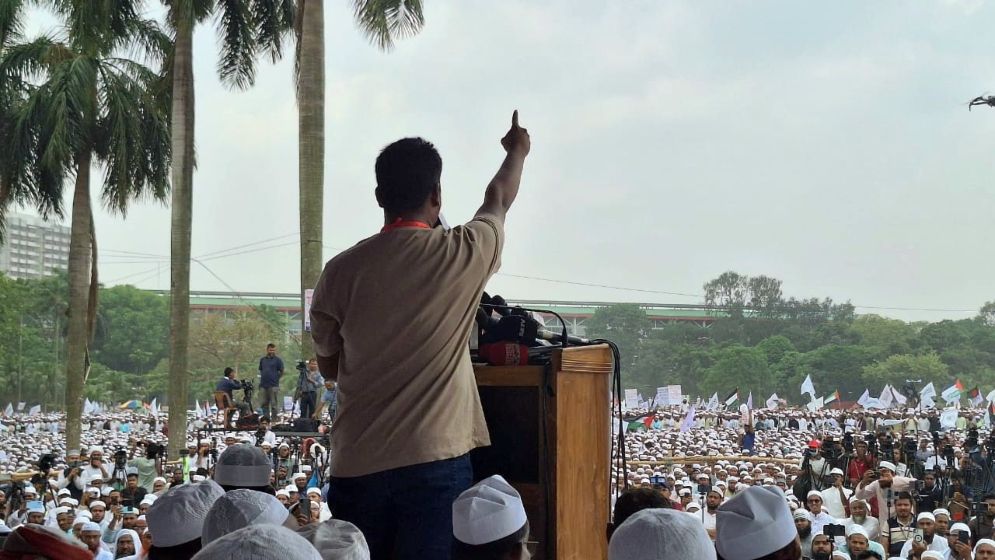 সরকারের প্রথম ও প্রধান সংস্কার কী হওয়া উচিত জানালেন হাসনাত