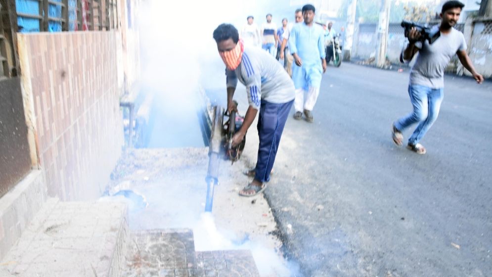 মশা নিয়ন্ত্রণে ফগার স্প্রে কার্যক্রম শুরু রাসিকের